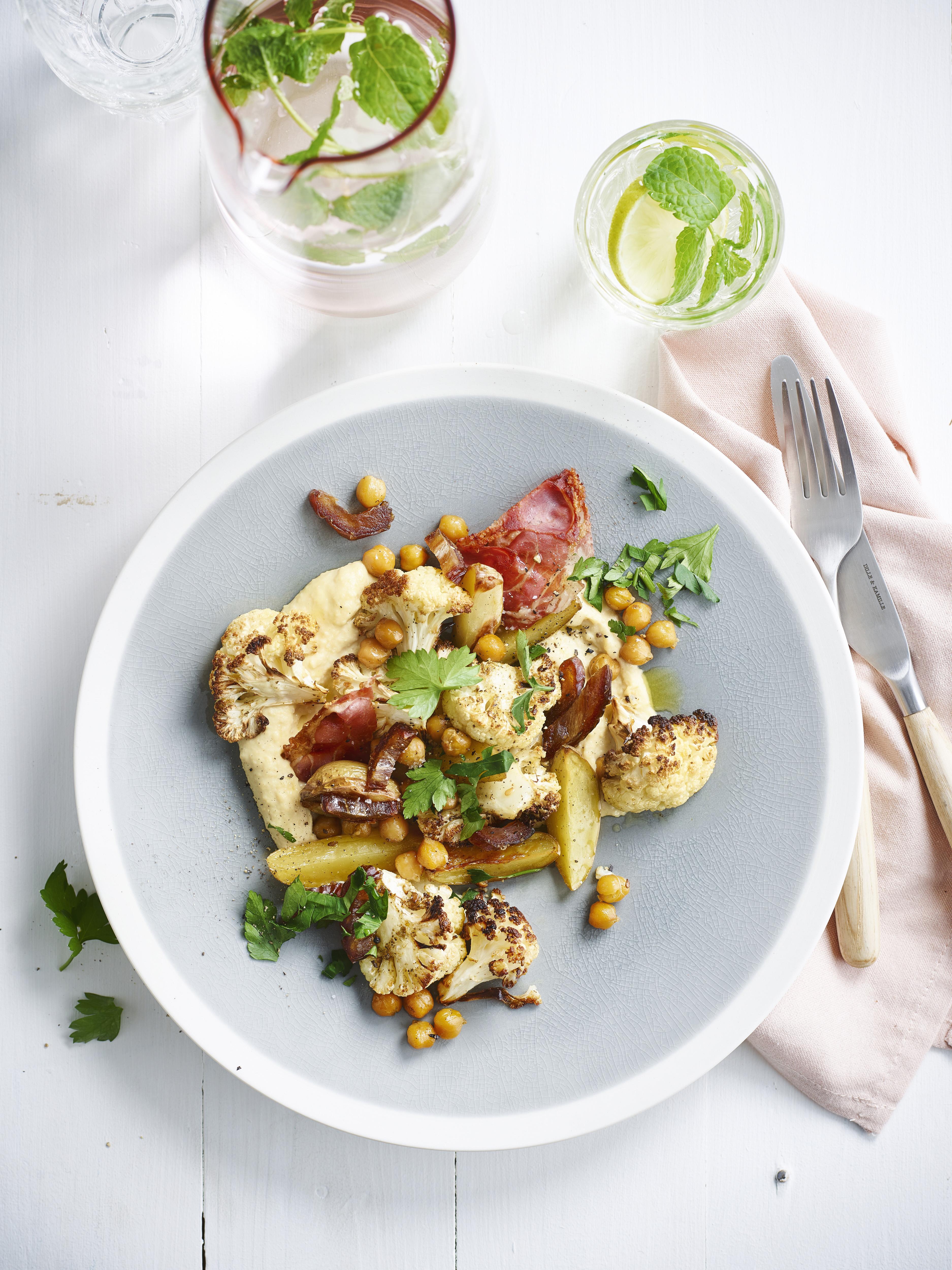 Salade van geroosterde bloemkool met pancetta en krieltjes